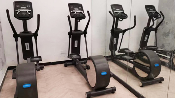 在用橢圓機(jī)進(jìn)行運(yùn)動訓(xùn)練時應(yīng)該注意些什么？